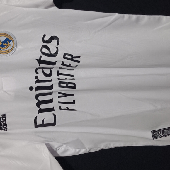 Real Madrid White Jersey - Picture 5 of 6